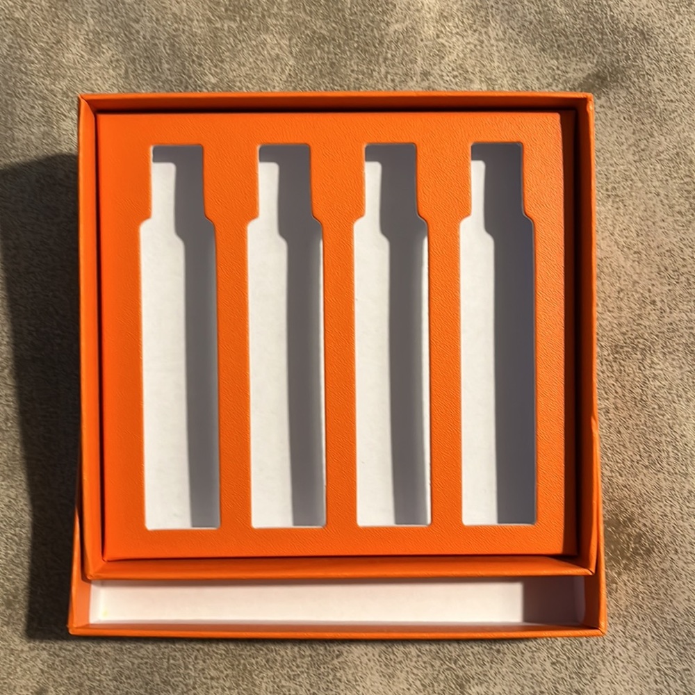 1 Large 1 Small Square Hermes Box. - image 3